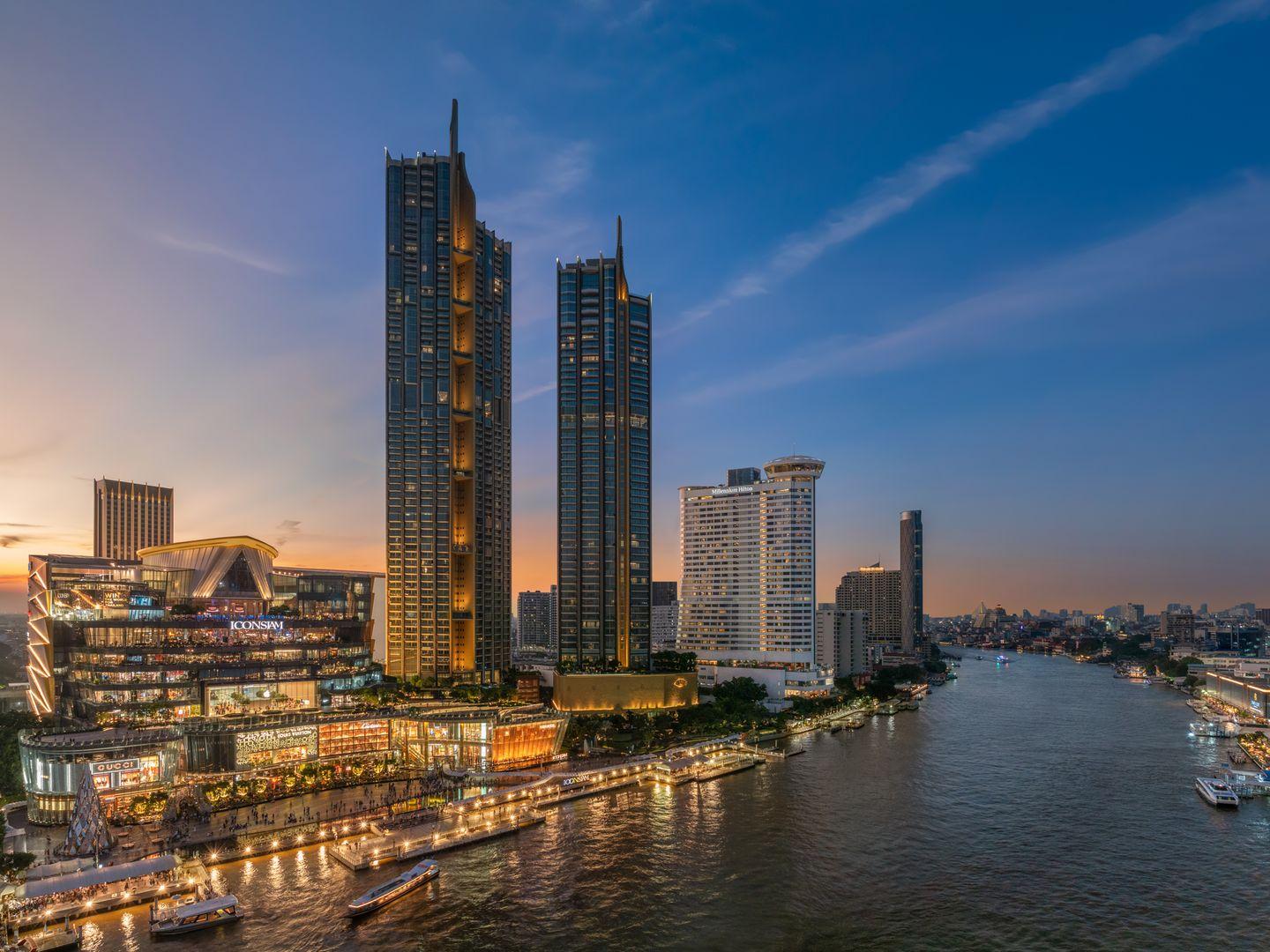 โรงแรมมิลเลนเนียม ฮิลตัน กรุงเทพฯ