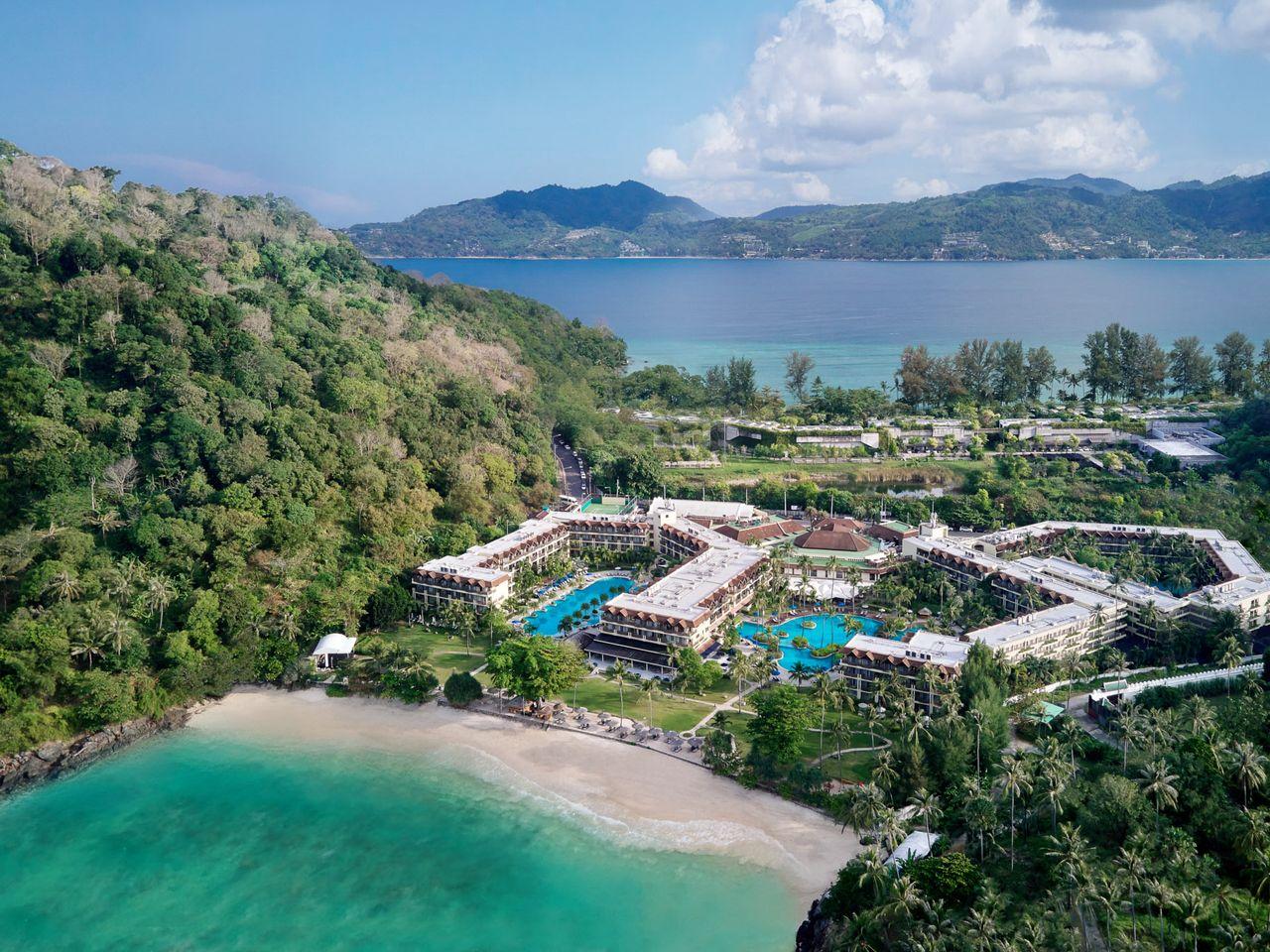 ภูเก็ต แมริออท รีสอร์ท แอนด์ สปา เมอร์ลิน บีช