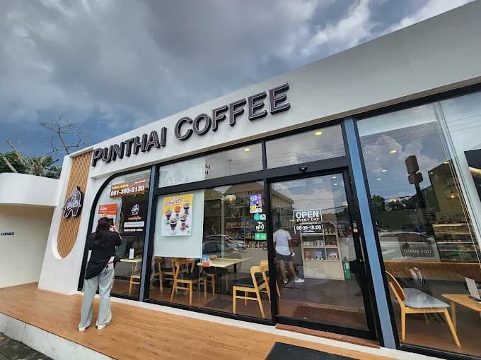 Thai Coffee branch in front of the Chonburi Provincial Administrative Organization.