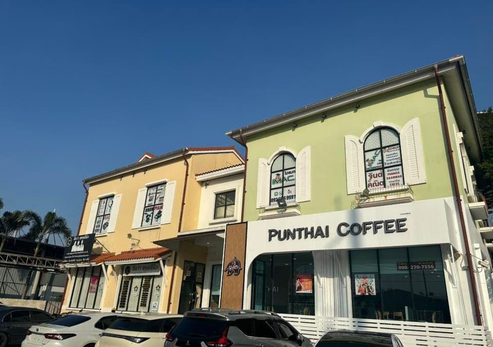 Thai Coffee, The Tree Avenue Branch