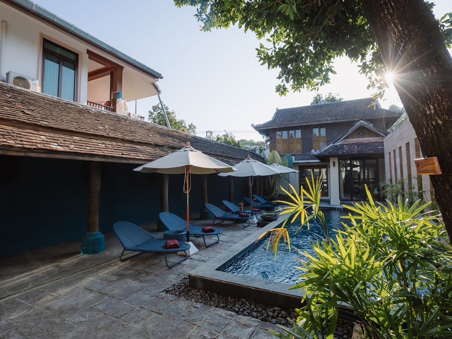 LUNAR MANSION HOTEL