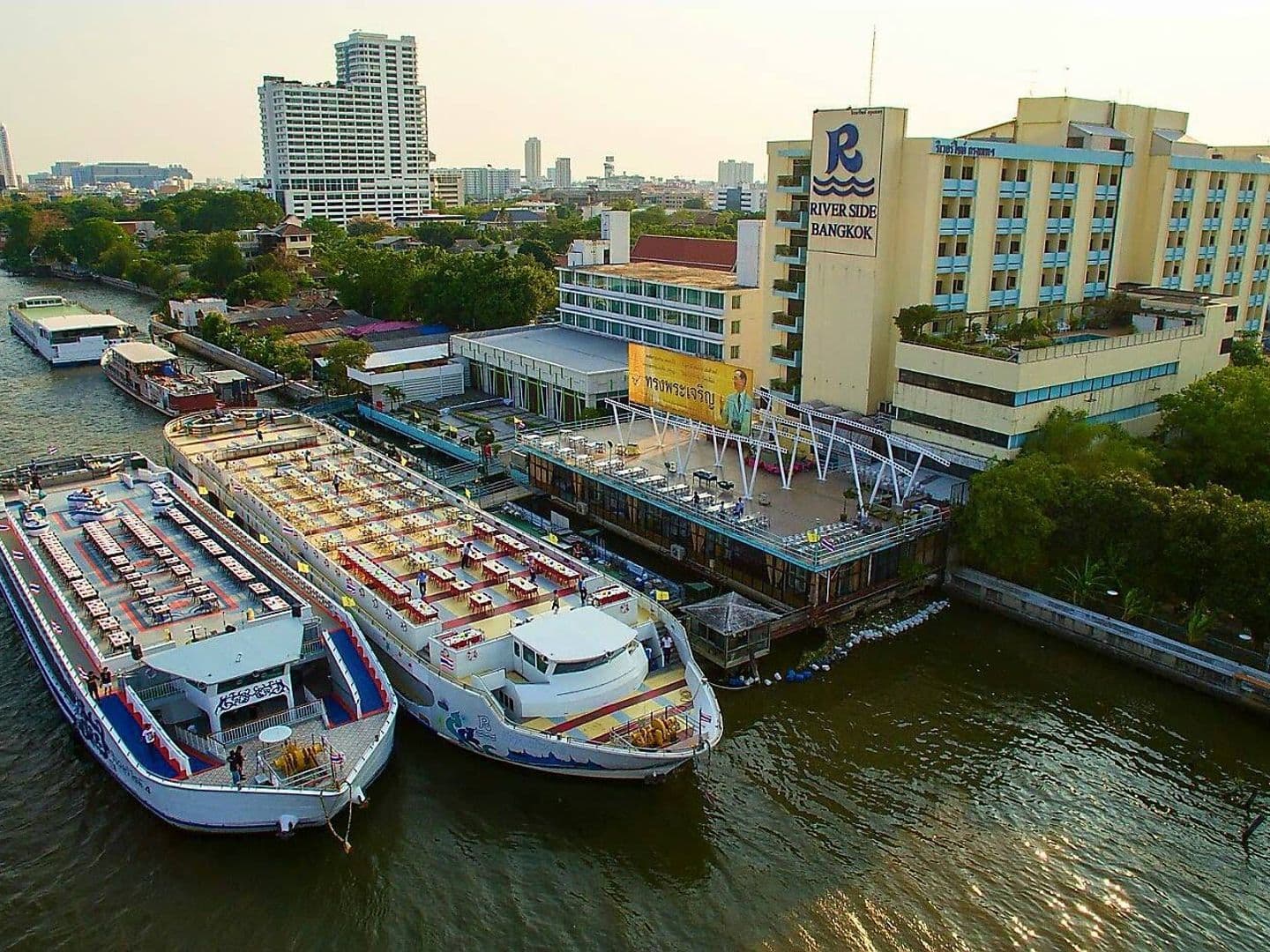 บริษัท วิจิตรการค้า จำกัด (โรงแรมริเวอร์ไซด์ กรุงเทพฯ)