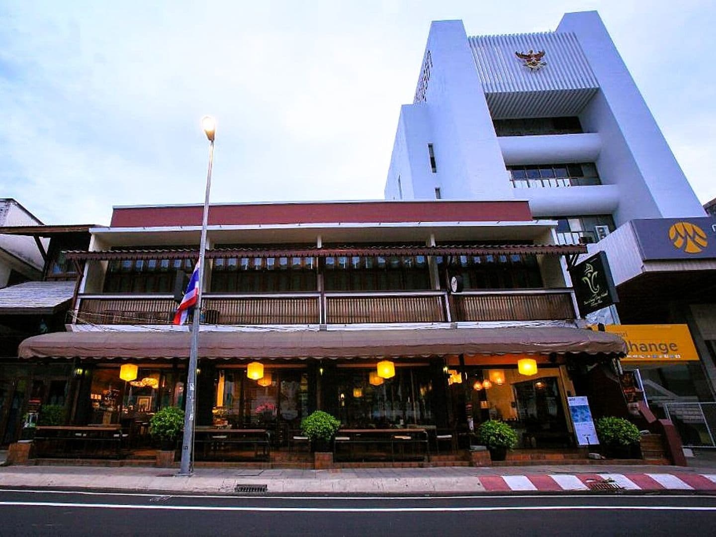 โรงแรมบ้านช้างทอง