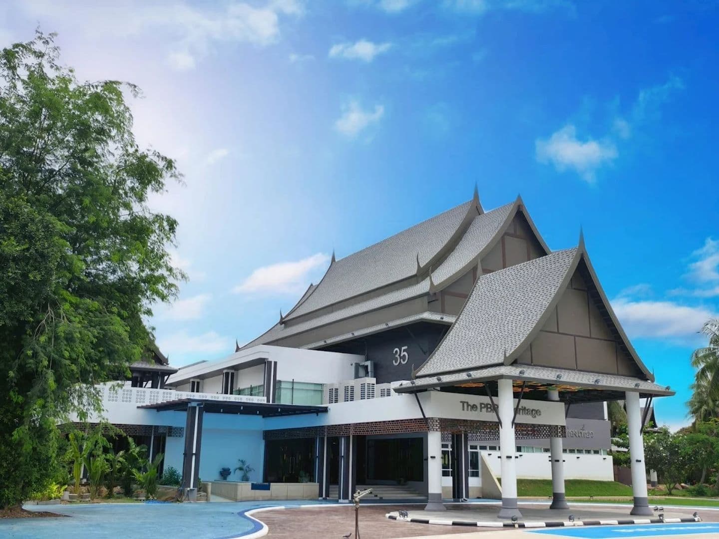 อาคารปฏิบัติการโรงแรมและท่องเที่ยว