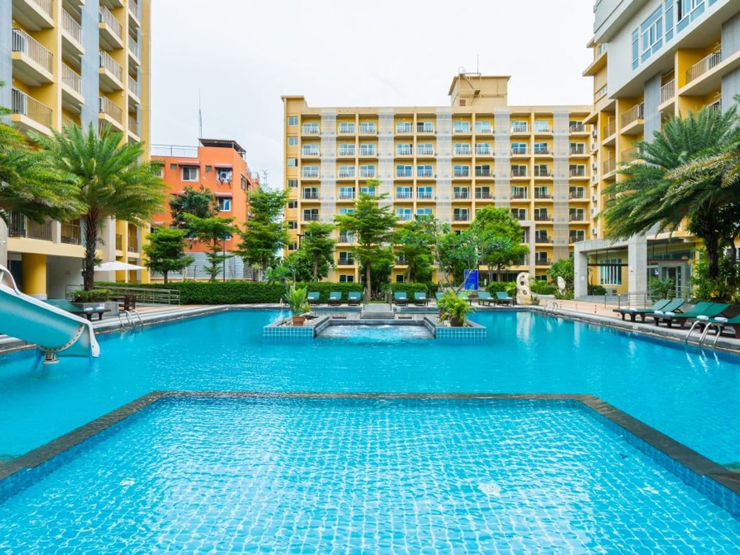 Grand Bella Hotel
