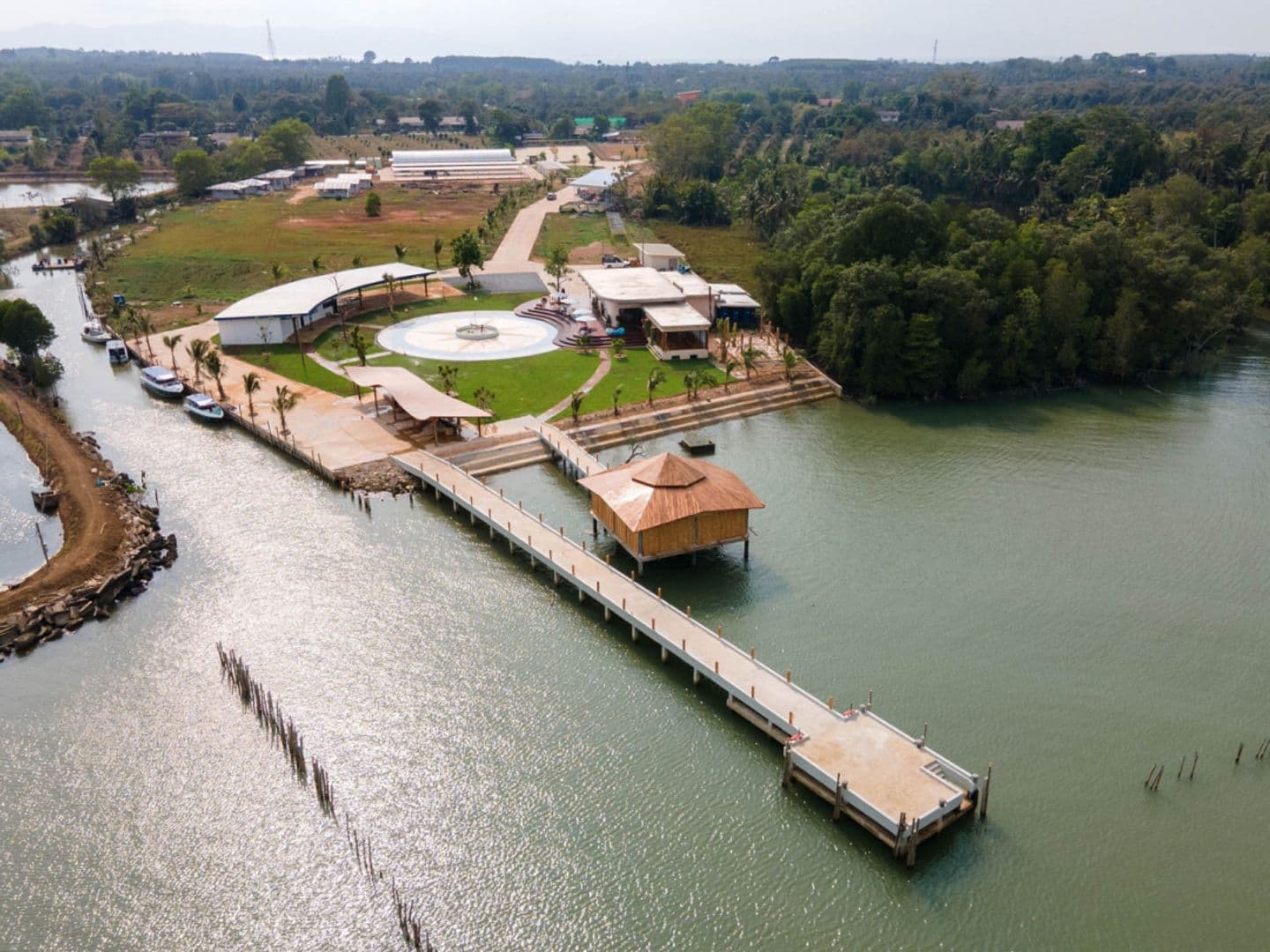 ท่าเรือโอเชี่ยนฟร้อนท์ จังหวัดตราด