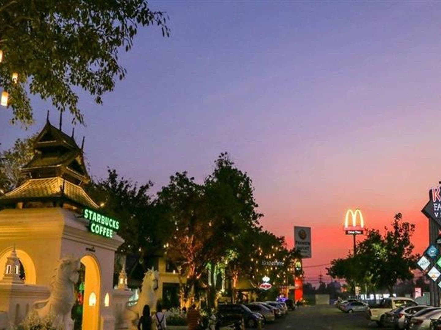 Kad Farang Village