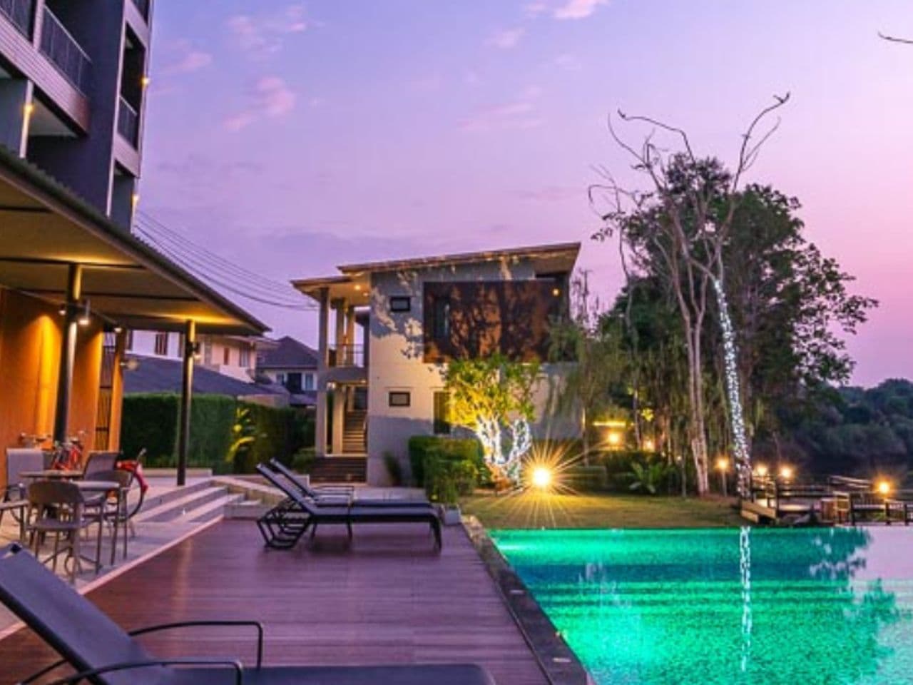 RIVERAWAN HOTEL