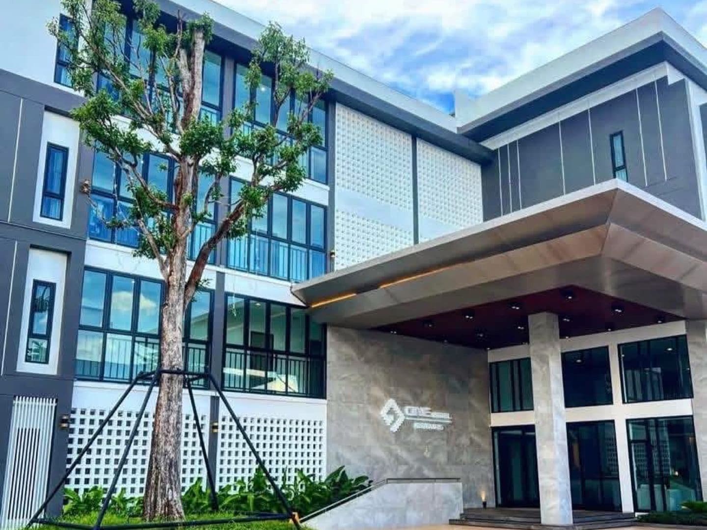 โรงแรมวรรณ สกลนคร