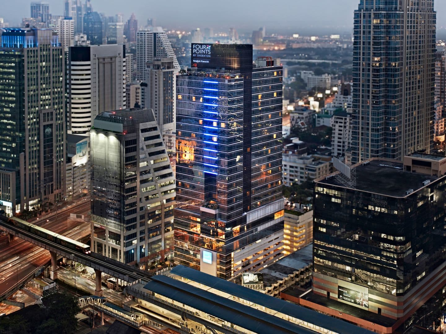 โรงแรมโฟร์พอยทส์ บาย เชอราตัน กรุงเทพ เพลินจิต สุขุมวิท